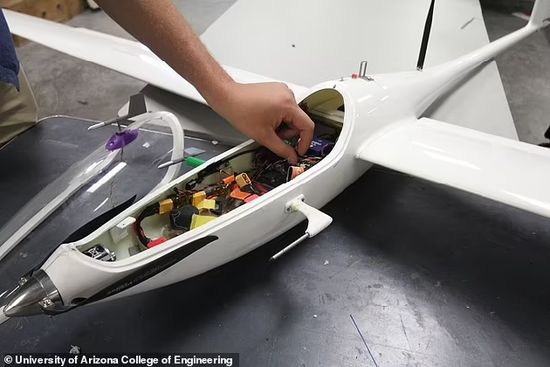 科学家设计火星滑翔机，翼展3.35米可持续飞行几天时间！