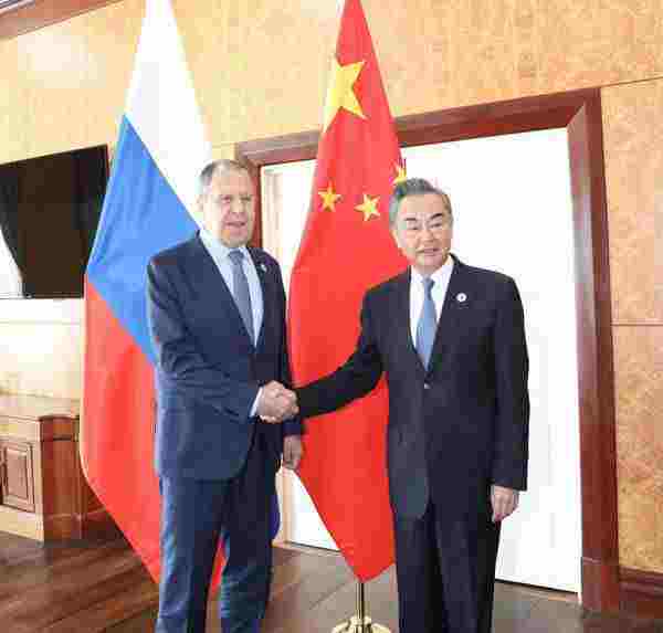 双方还就金砖合作、伊朗核、朝鲜半岛局势等共同关心的国际地区问题交换了看法。